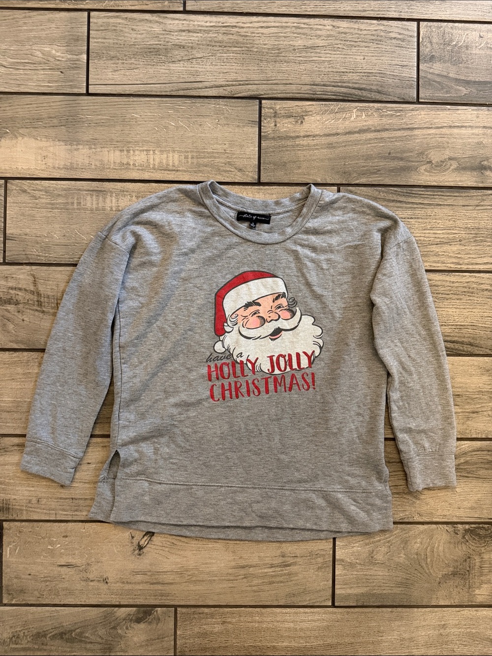 State of Mind Grey Long-Sleeve Santa Graphic Tee with Red Accents